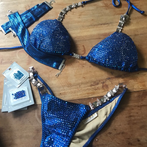 Fully crystallized competition suit - Picture 1 of 5